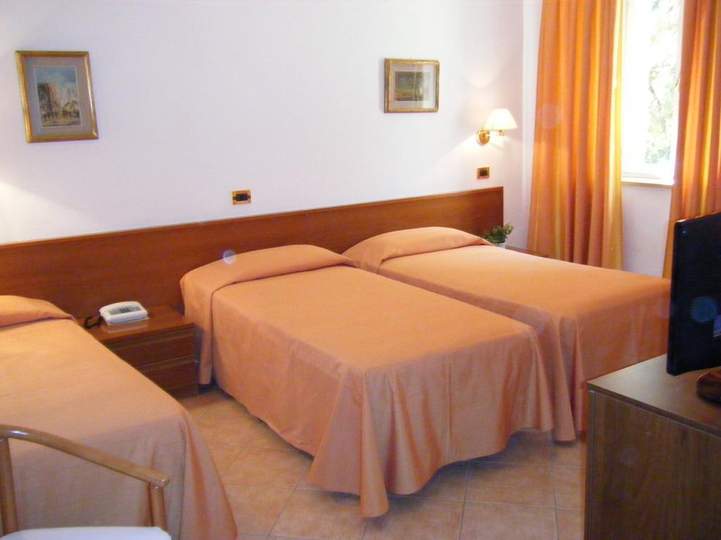Hotel Villa Margherita Casciana Terme Værelse billede